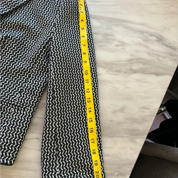 Ann Taylor Newbury Women's Blazer Women's in Geo Black & White US Size 10 - Picture 8 of 11